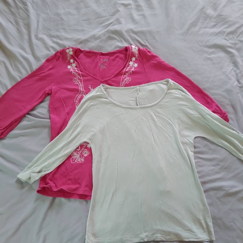 Lot of two tops long sleeve sz M